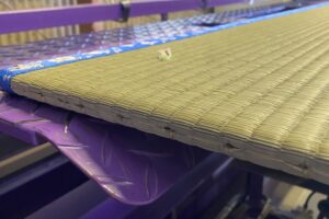 フローリングのお家でも温もりを。