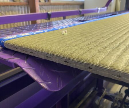 フローリングのお家でも温もりを。